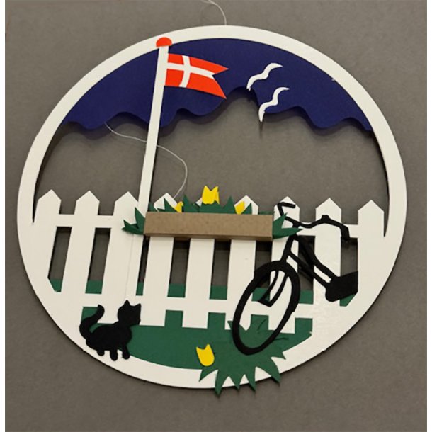 Papirklip Dannebrog Ved Stakit